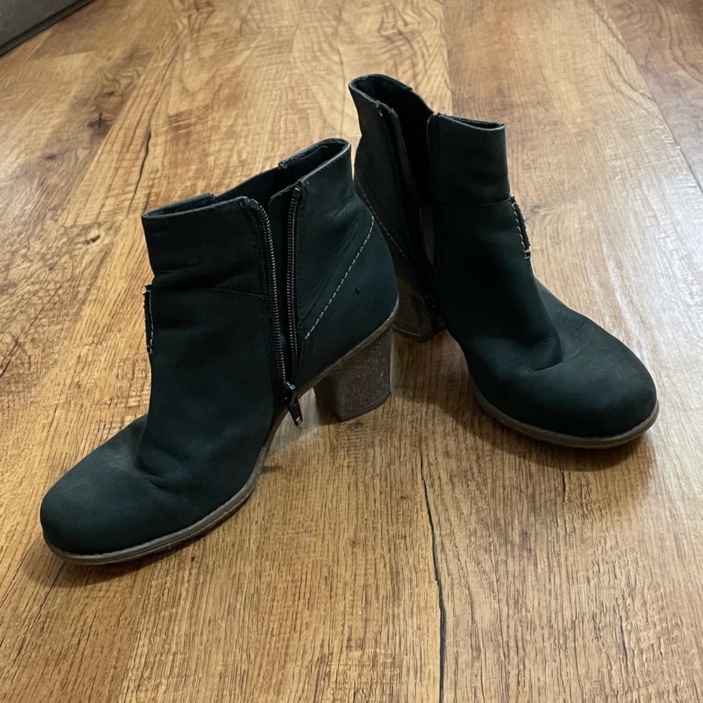 Woman’s Clark’s Ankle Booties